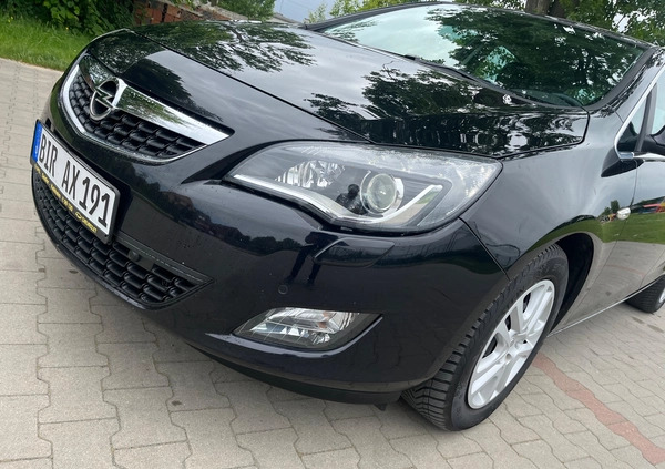 Opel Astra cena 27999 przebieg: 151000, rok produkcji 2011 z Trzebinia małe 466